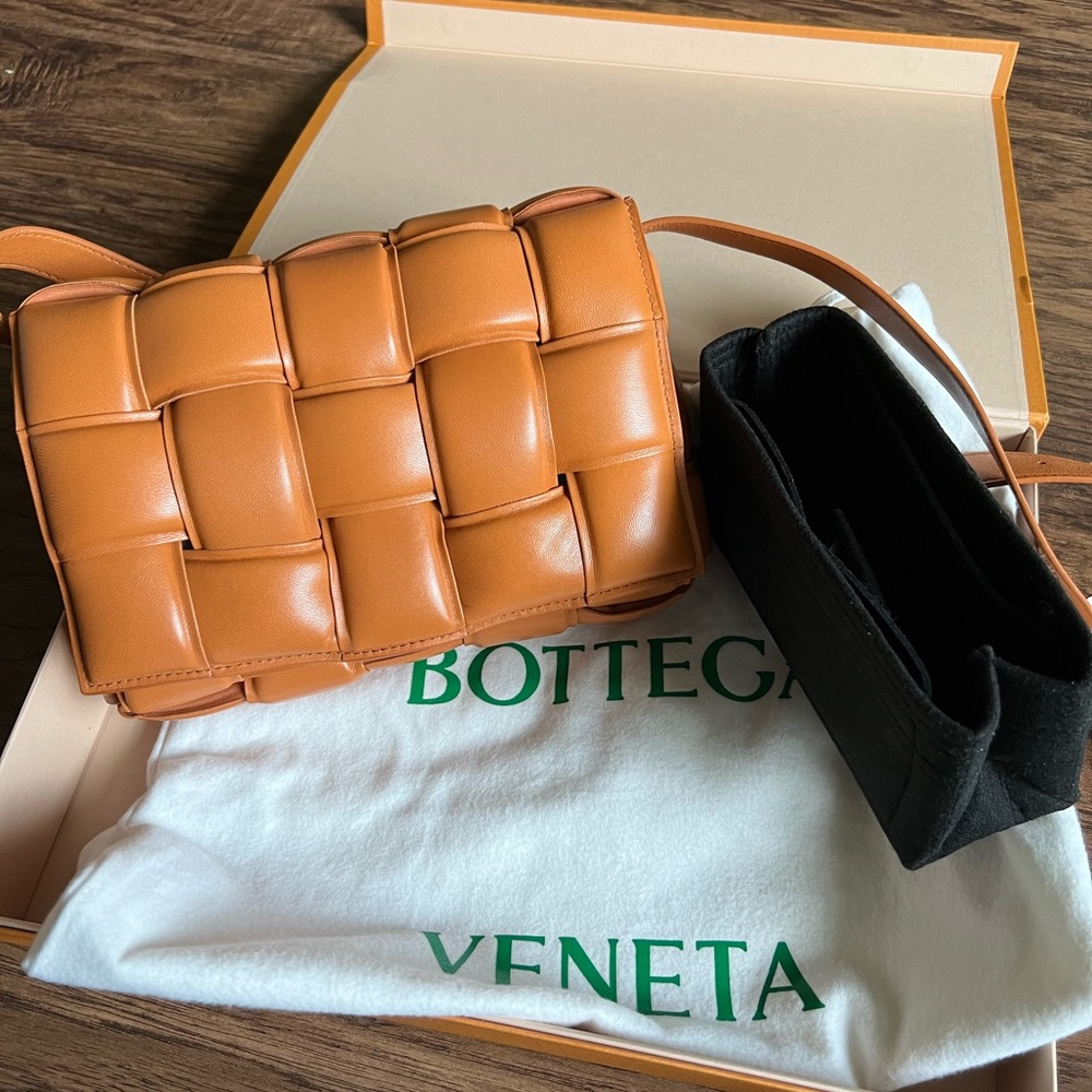 ❌SOLD❌Bottega Veneta Caramel Medium Padded Casette Bag